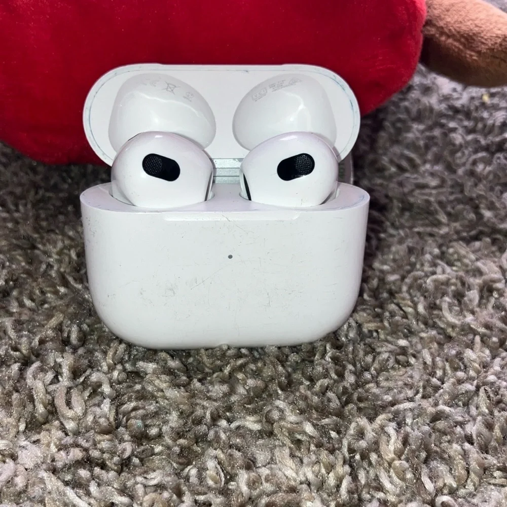 White Wireless Earbuds with Charging Case